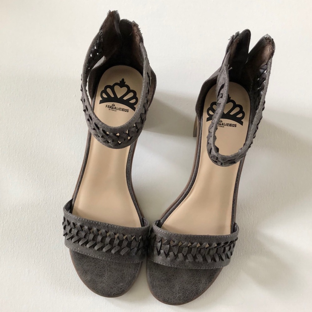 Fergalicious by Fergie Phoenix Sandals shoes Color steel gray Size 7M
